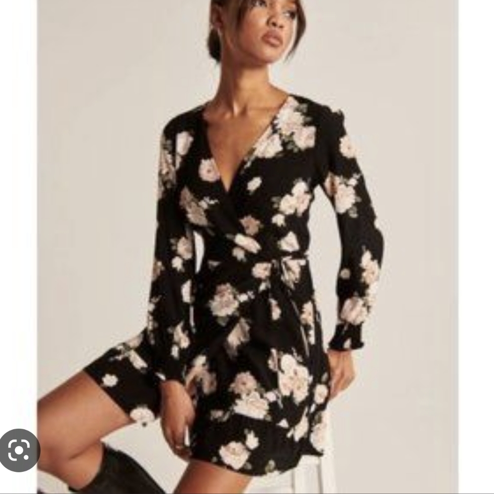 Abercrombie & Fitch Smocked Cuff Wrap Dress